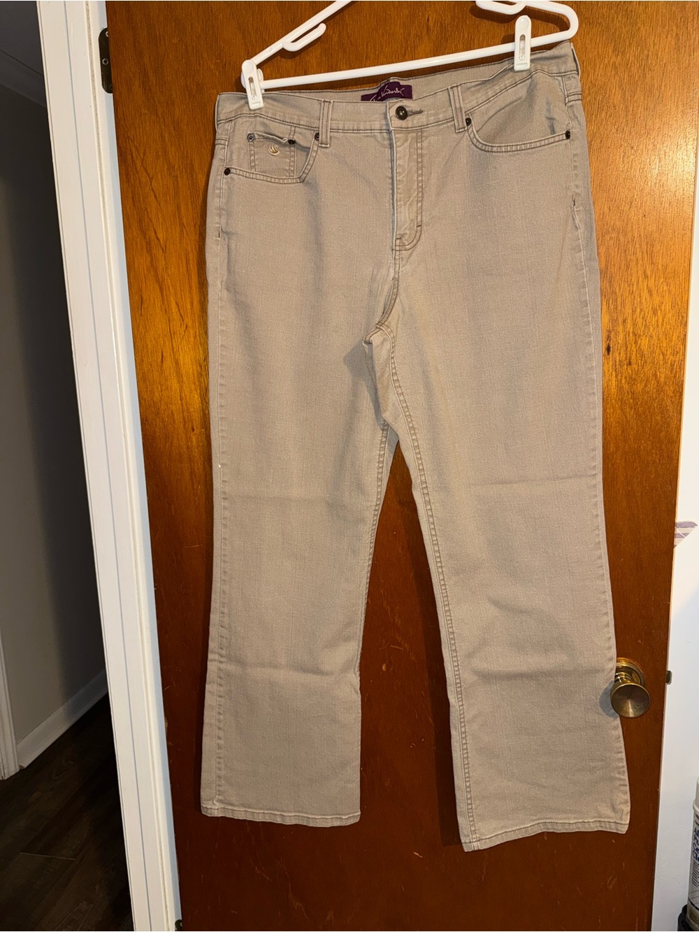 Women’s Gloria Vanderbilt Amanda Bootcut Jeans in Light Khaki